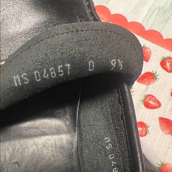 Salvatore ferragamo Men's Black Leather Loafers - Picture 10 of 10